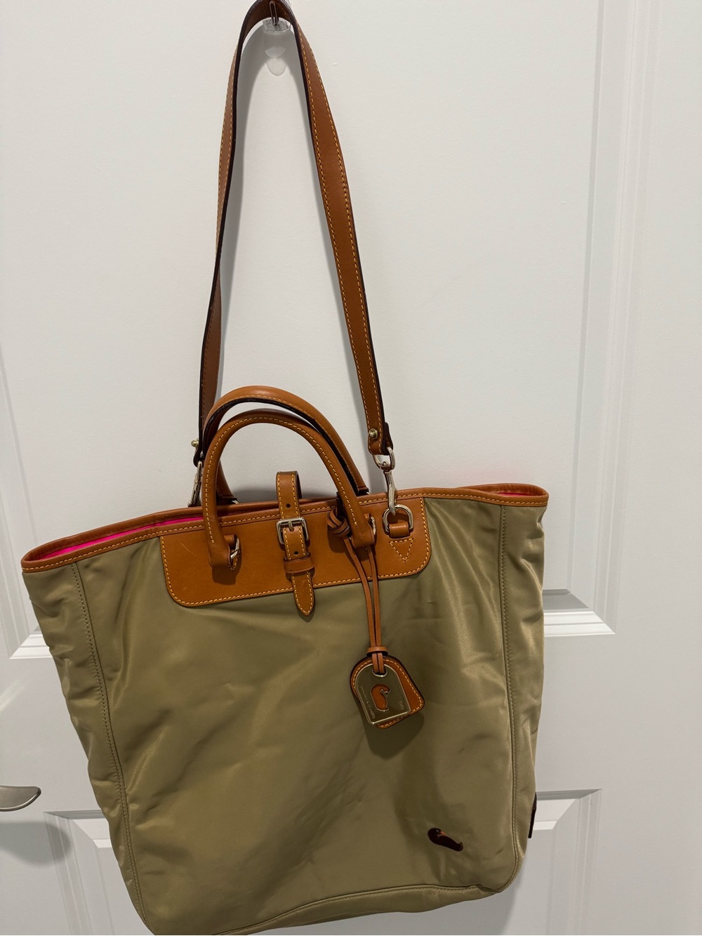 Dooney & Bourke nylon editors tote w tan leather trim & gold tone hardware NWOT